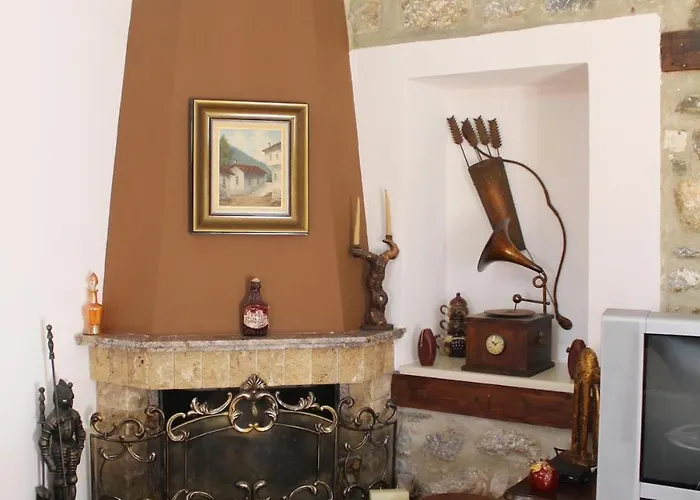 بيت للعطل Kastoria Dendrochori Retreat & Rest *